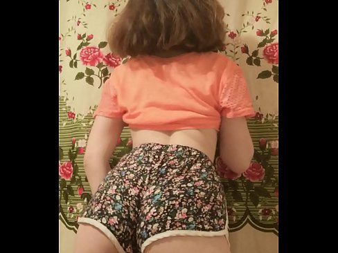❤️ Seksikäs nuori beibi riisuu shortsinsa kameran edessä ❤❌ Porno at porn fi.vegasservice.ru ❌️❤